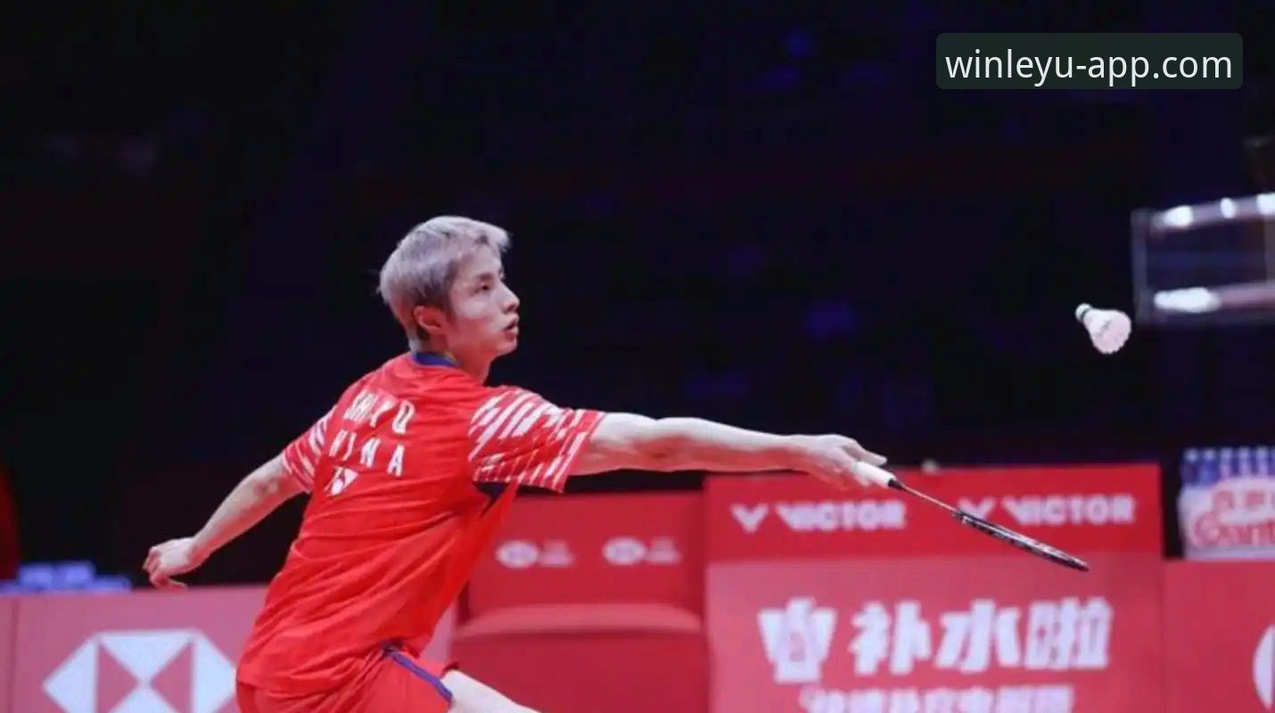 石宇奇亚锦赛夺冠最新动态：8年后再夺男单冠军，国羽一哥强势横扫黑马
